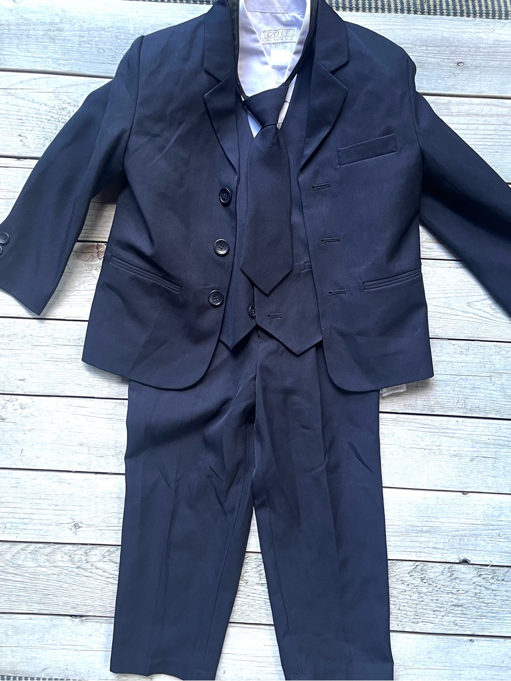 Boys Navy 4-Piece Navy Suit plus Tie